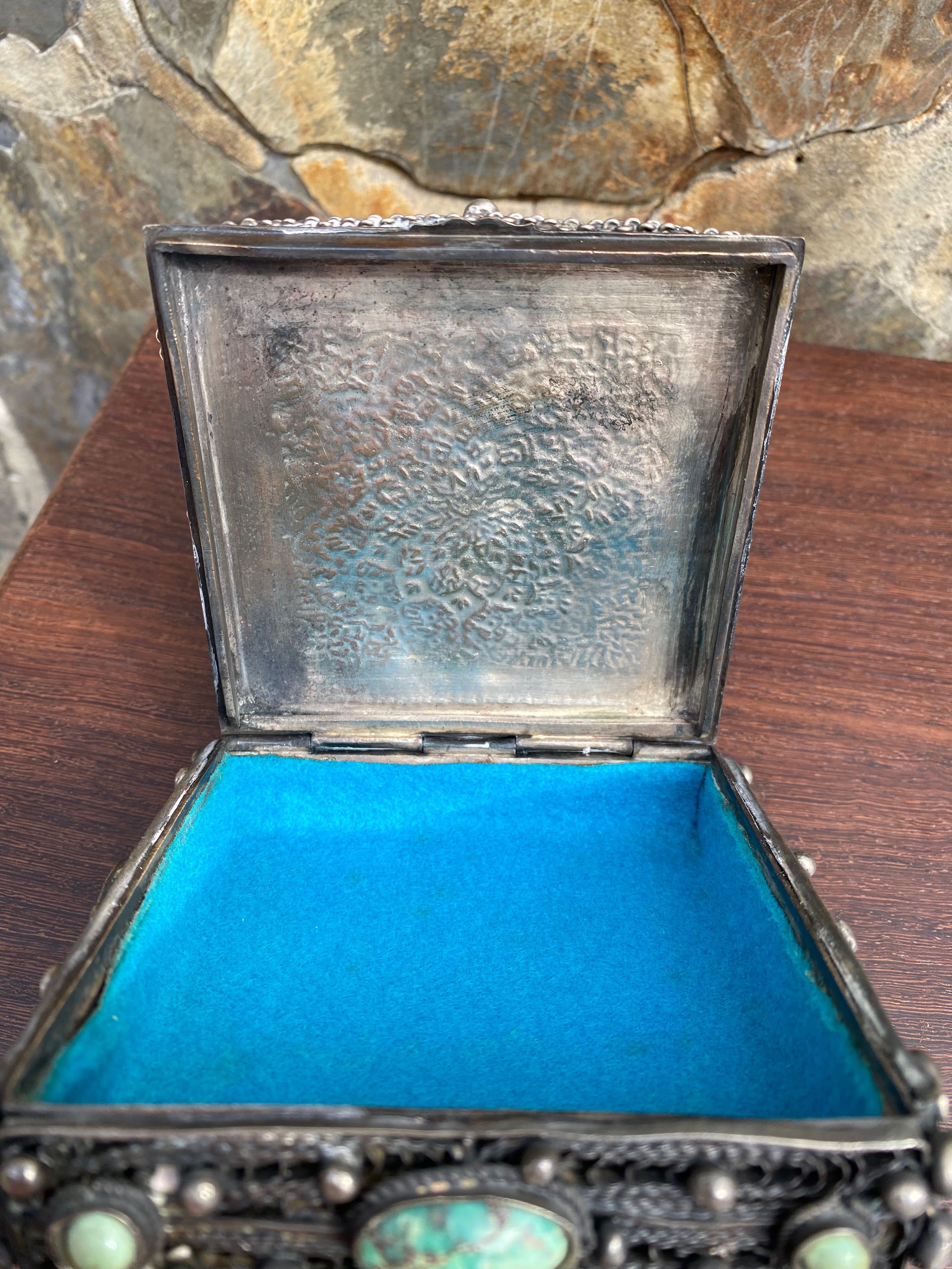 Caixa Prata Filigrana Turquesas Séc XIX Tibete 11 cm