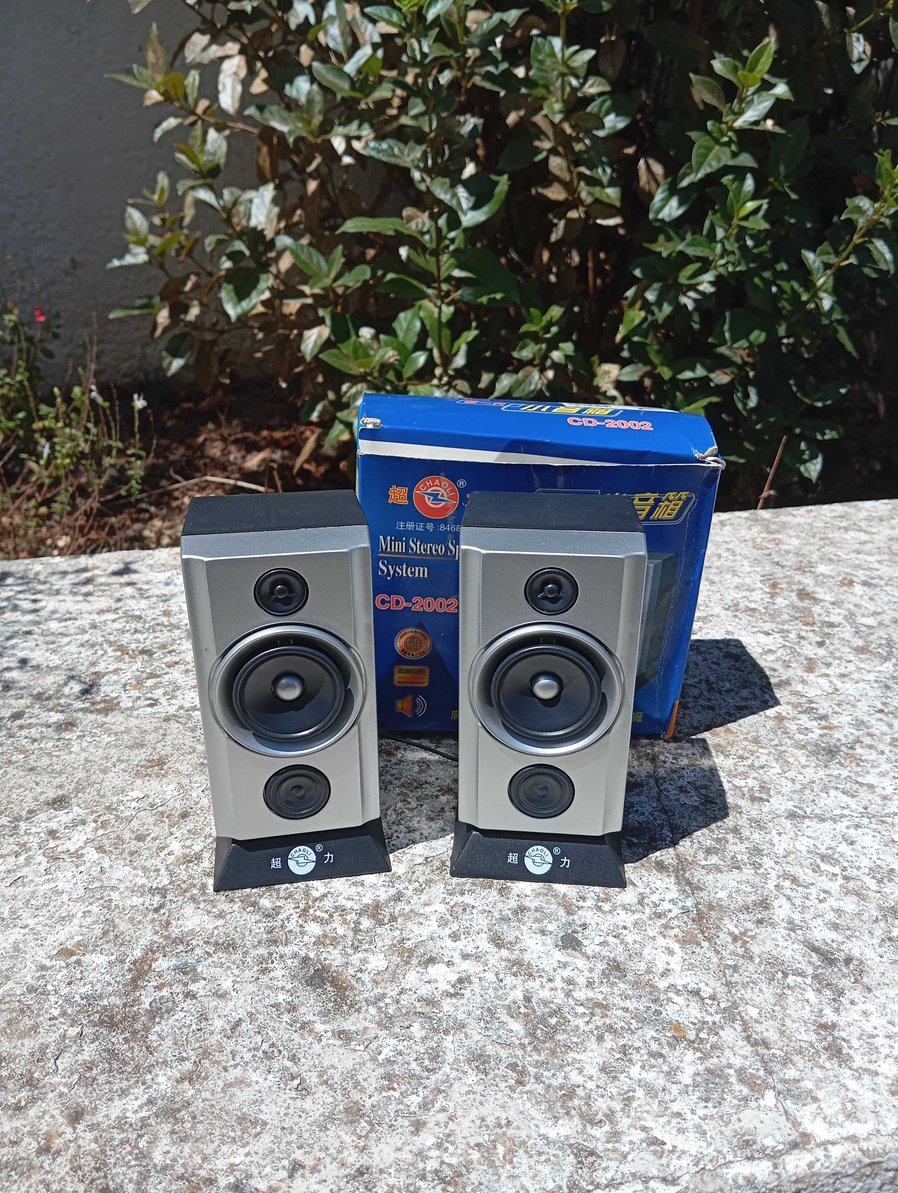Colunas de som para CD e computador