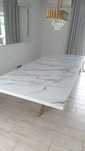 Stol ze zlotymi nogami rozm 270×100cm