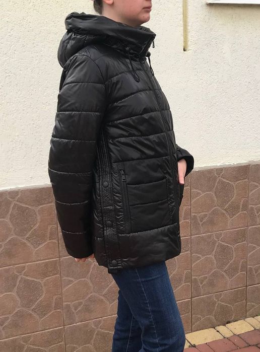 Жіноча куртка на весну