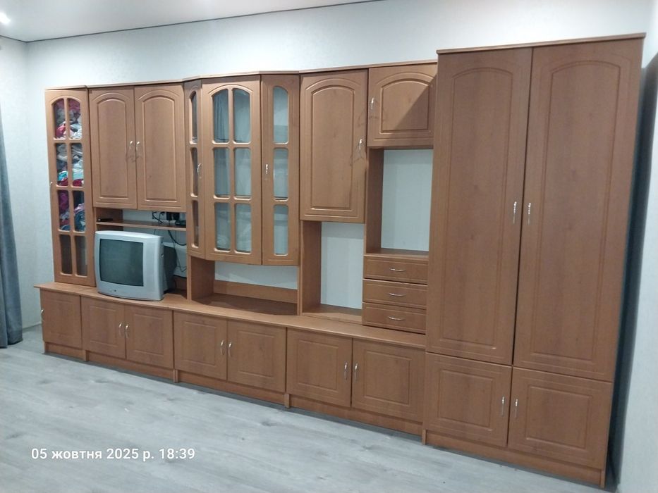 Меблі ( шафа, диван) б/у