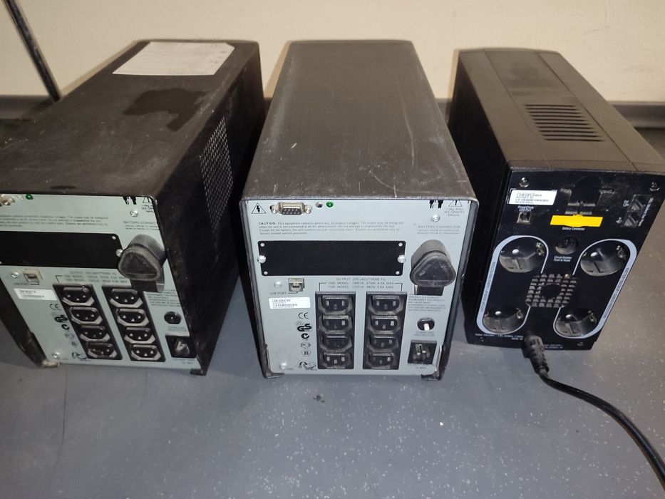 Бесперебойник APC UPS 1000-1100