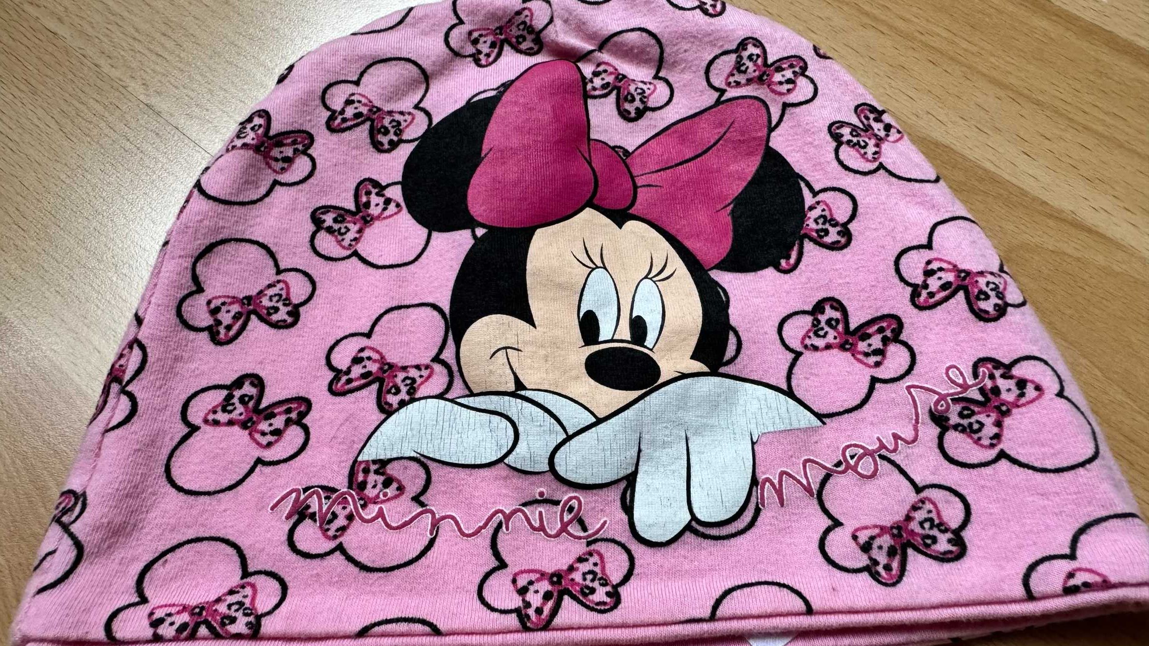 Śliczna cienka czapeczka z Minnie rozmiar 86-92cm
