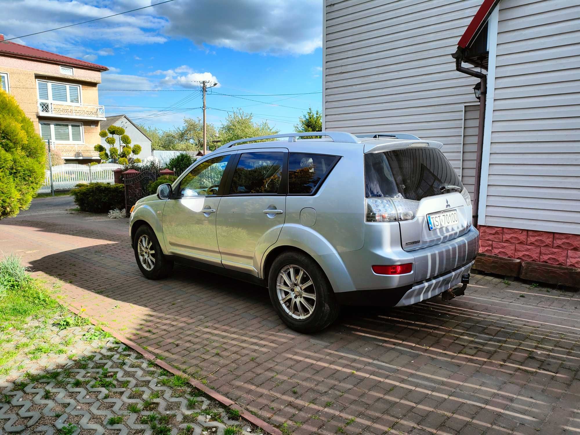 Mitsubishi Outlander 2,0 napęd 4x4, 7 osobowy