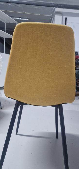 4 Cadeiras amarelas com pernas em metal preto (preço unitário)