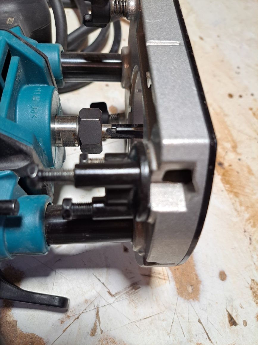 Tupia Makita 900