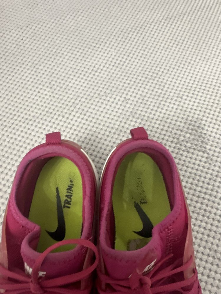 Nike training кроссовки женские идеальное состояние