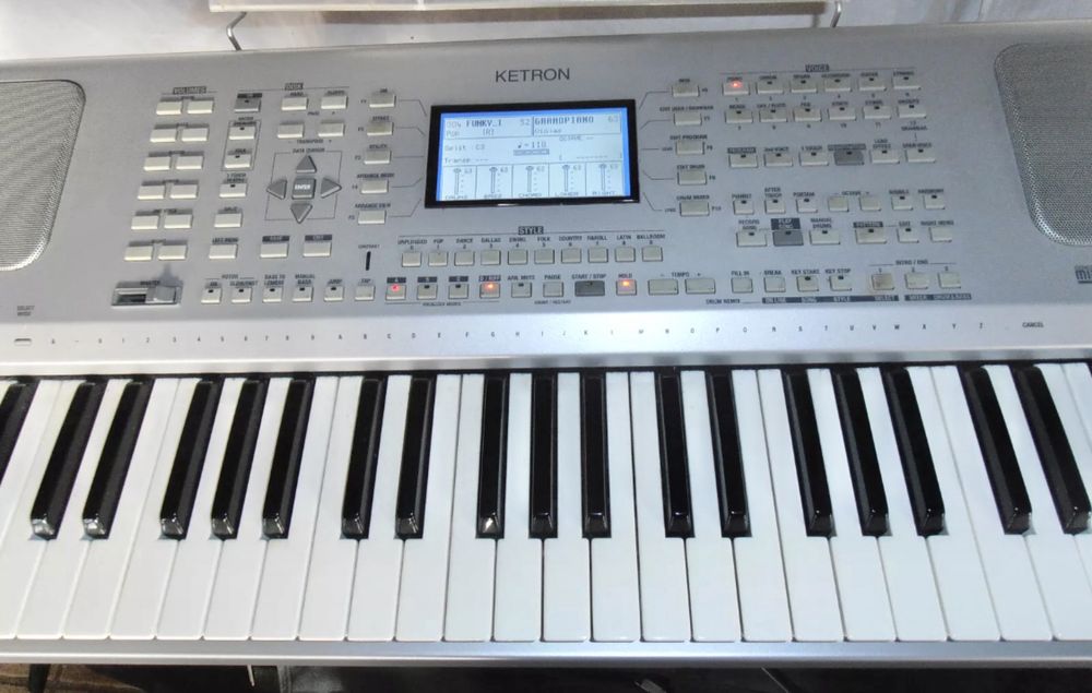 Teclado Ketron SD5