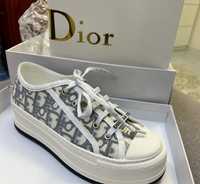 Продам кросівки Dior
