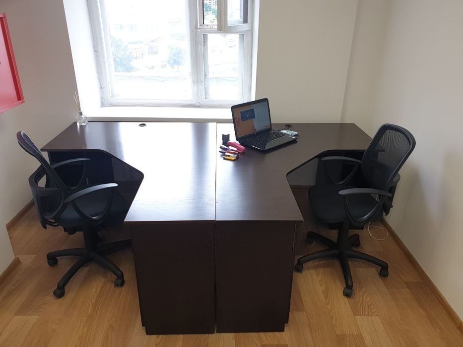 Стіл офісний м.Київ, лівий берег!