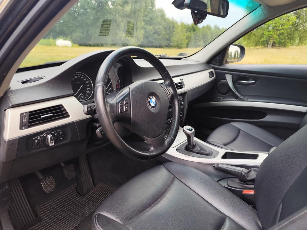 BMW seria 3  E91 316D 2010rok