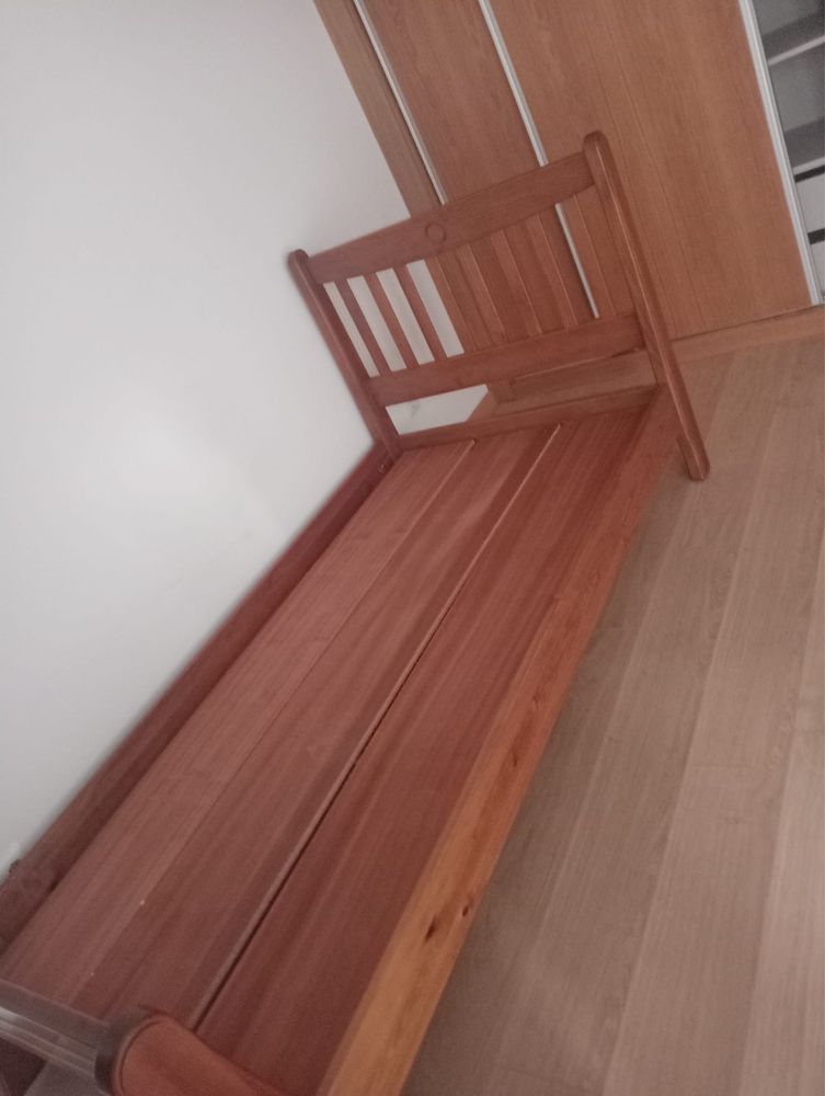 2 camas de solteiro complétas