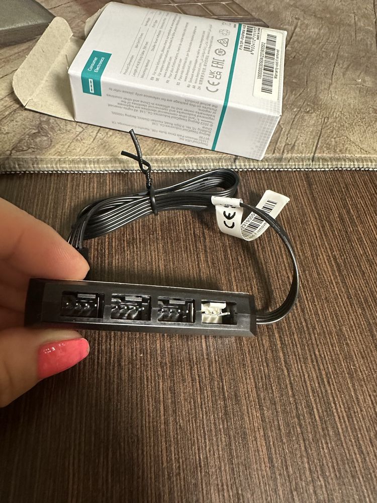 DeepCool FH-04 4 Port Fan Hub Black