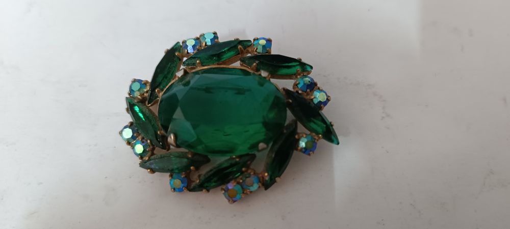 Продам вентажную брошку времён раннего СССР