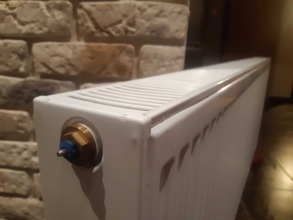 Grzejnik, kaloryfer Purmo Ventil CV22 600x1600x102mm przyłącze D50mm