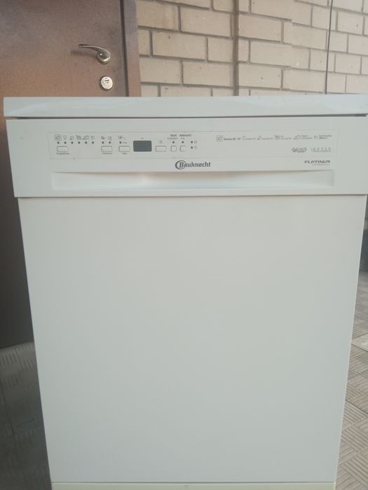 Продам посудомоючну машинку