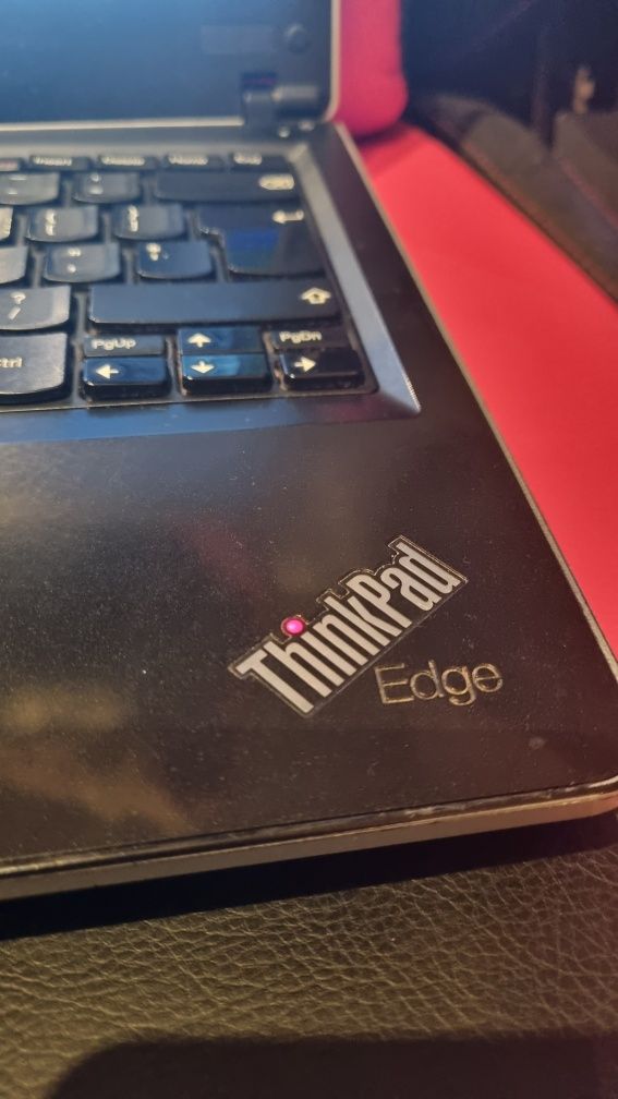 Laptop Lenovo Thinkpad Edge 13 (13,3") 3/250GB Bateria 95%