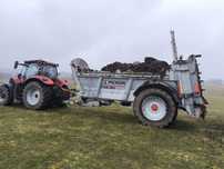 Wywóz obornika pichon mk30