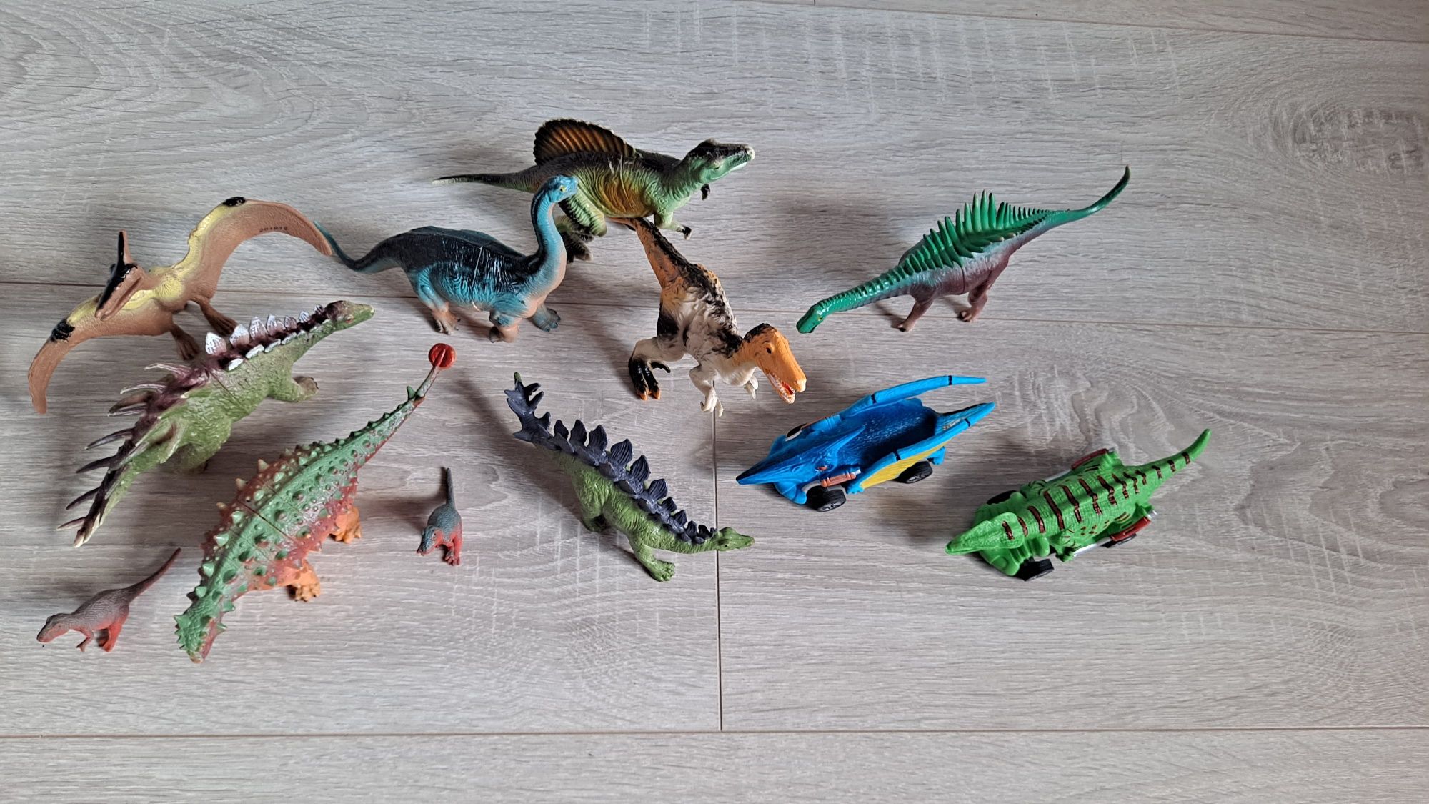Dla fana dinozaurów, figurki, dinozaur interaktywny, piornik 3D
