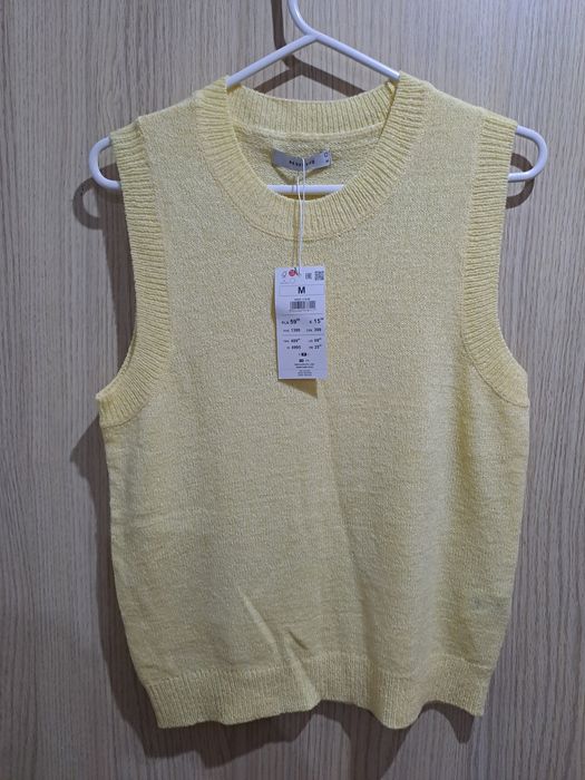 (585) Bezrękawnik damski r.M Reserved