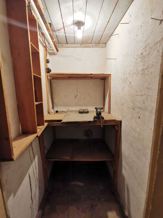 Квартира з трьома кімнатами і підвалом 2 поверх цегляного будинку RD