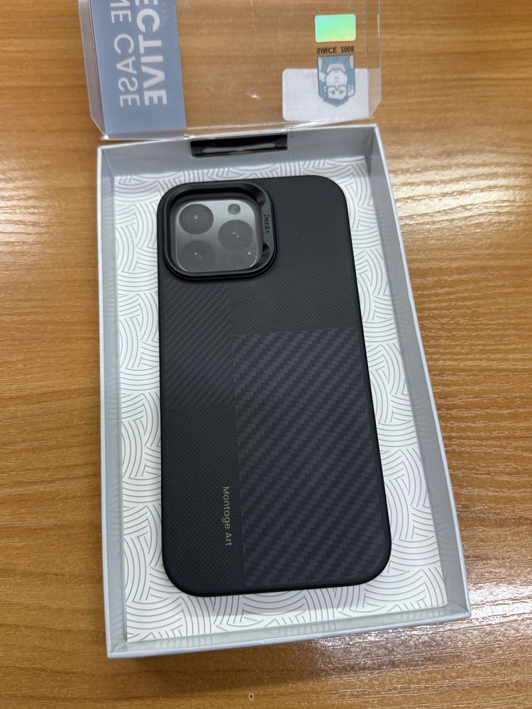 Чехол на iPhone 16 Pro Max