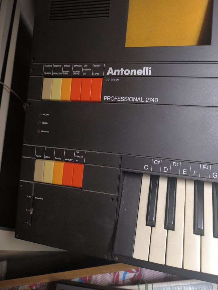 Piano marca Antonelli Profissional 2740