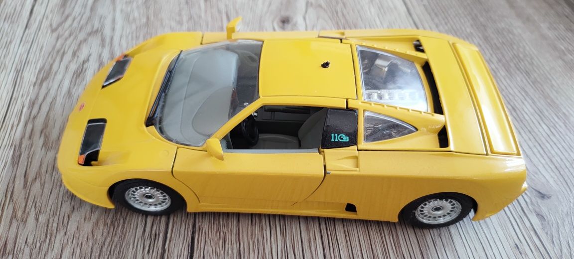 Model Burago Bugatti EB 110 1:24 (1991))
