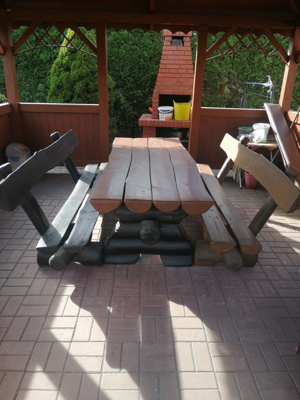 Stół i ławy ogrodowe