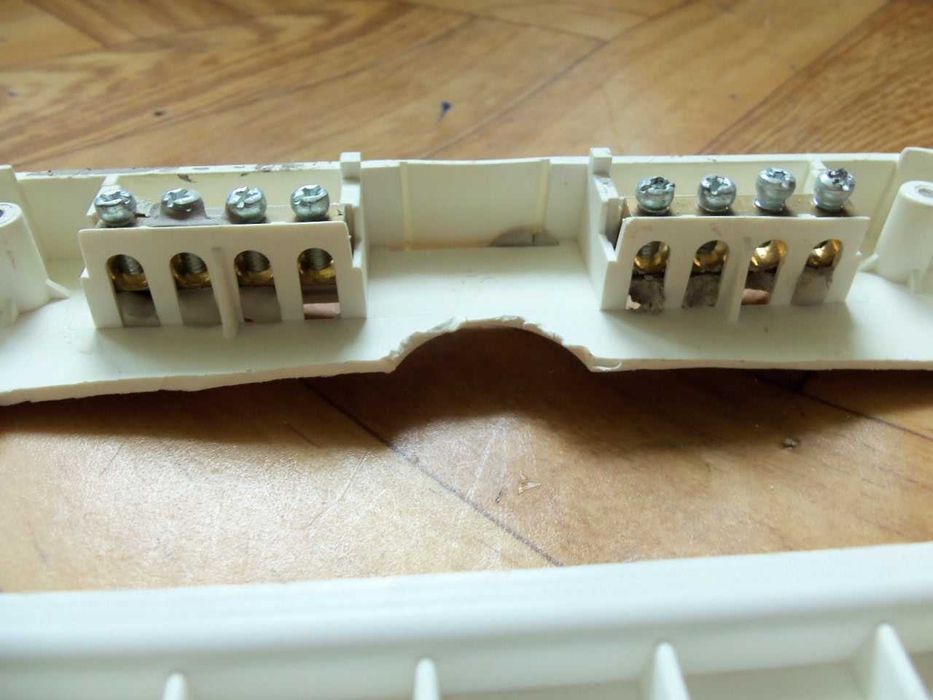 Rozdzielnica Karlik OB-8 na 8 esów