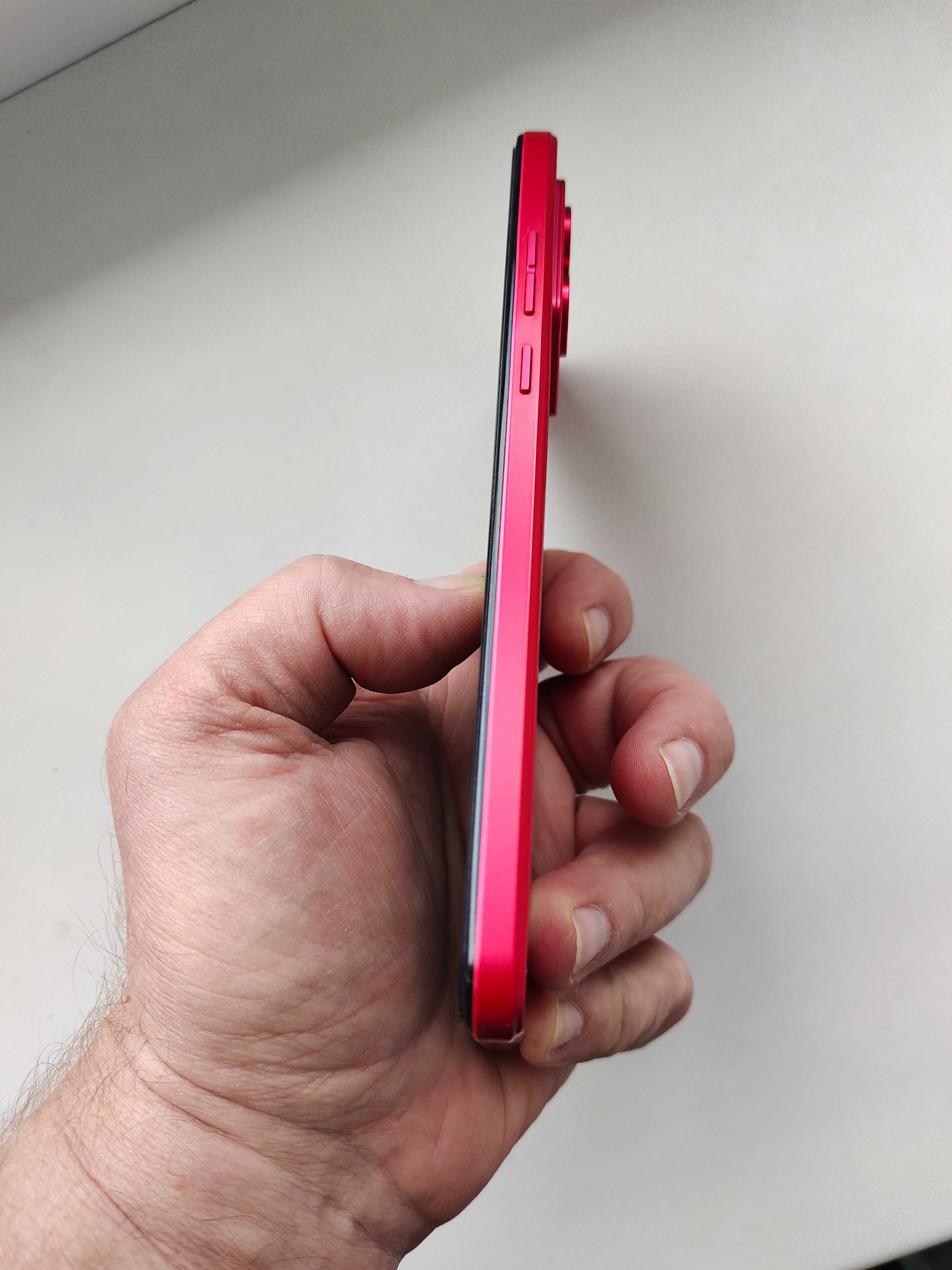 Продам Motorola G84 8/256GB Viva Magenta