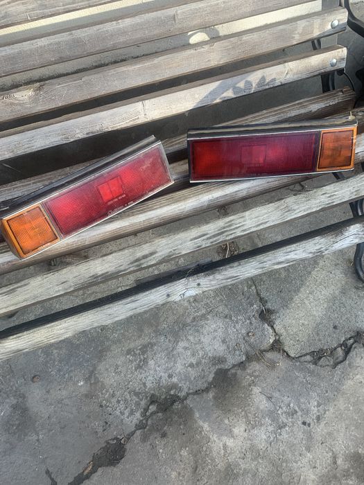 Продам задні фонарі до нісан ланглей .
