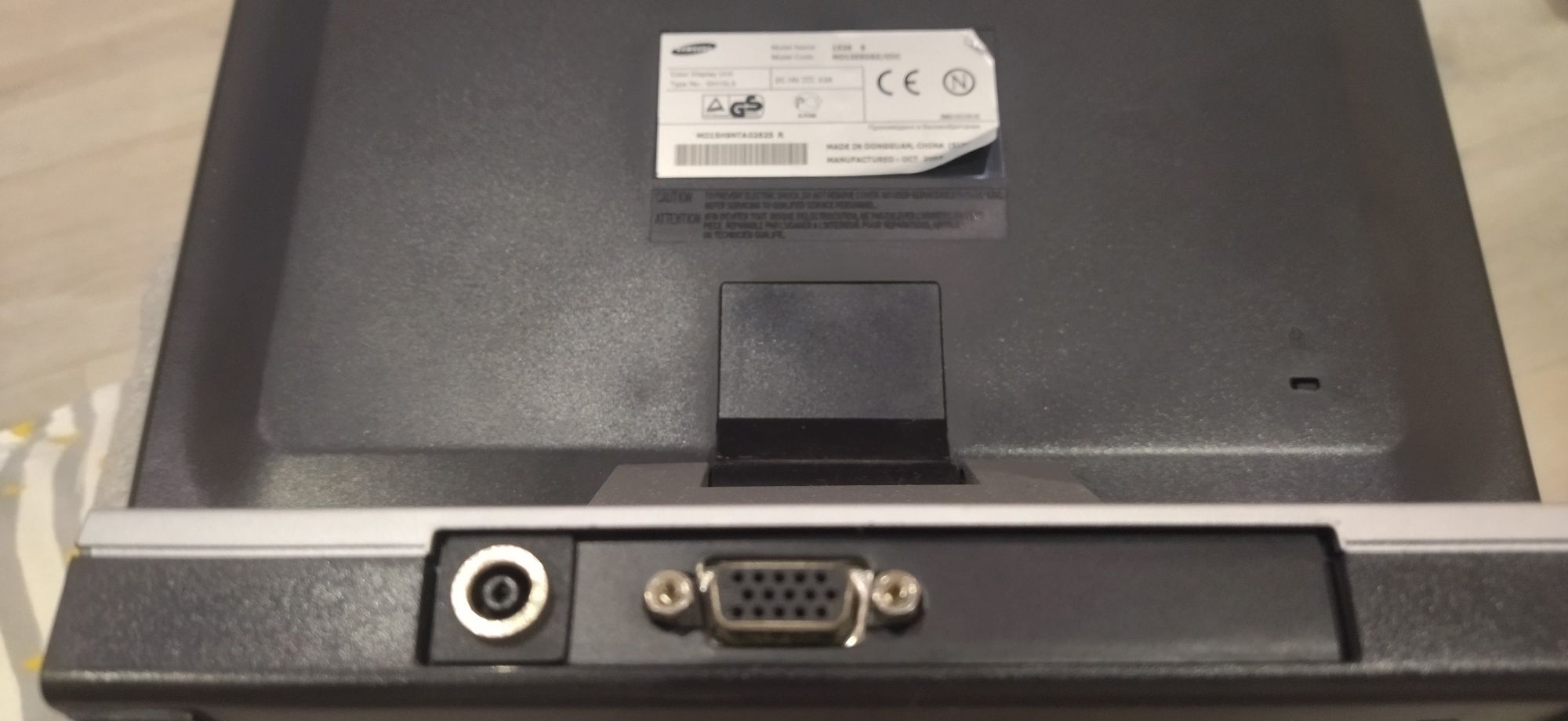 Монитор Samsung SyncMaster 152s