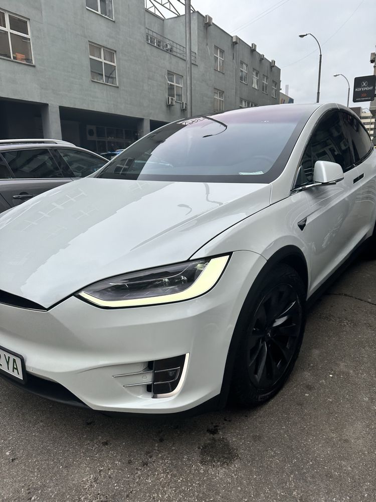 Tesla Model X Long Range Plus чистий 2020 рік Raven ідеал