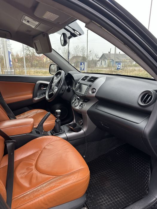 Продам тойота рав 4 2009р 2.2 диз механіка 4/4 НЕРОЗМИТНЕНА