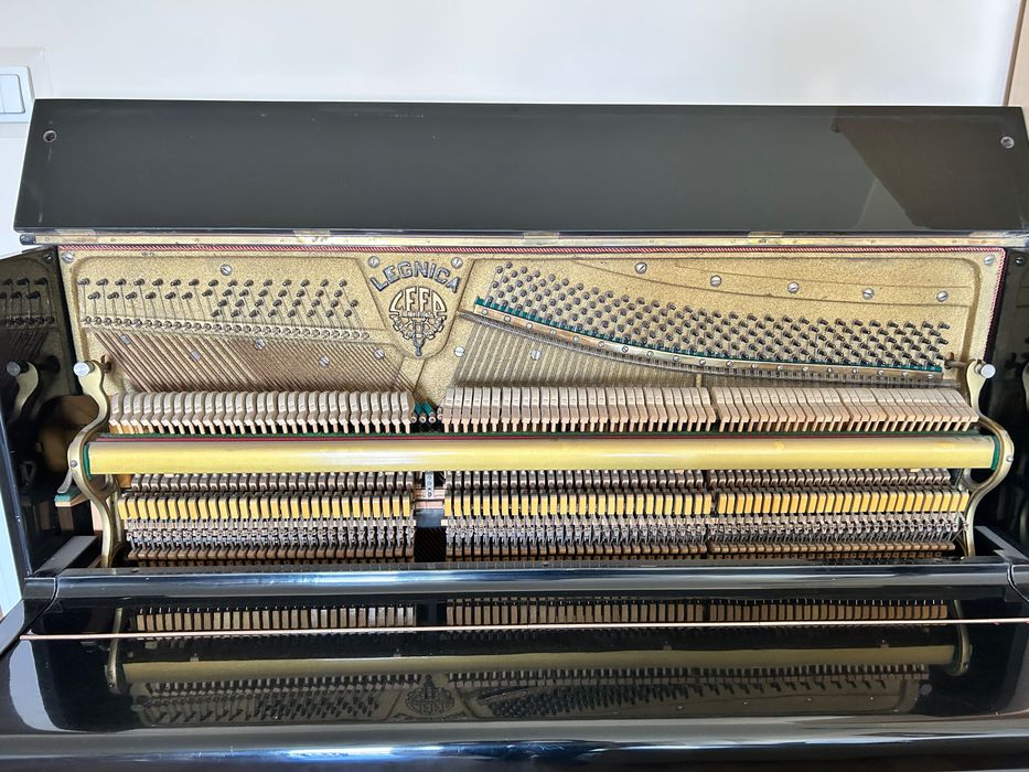Pianino Legnica czarne