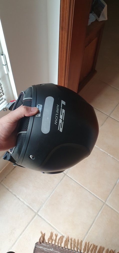 Vendo capacete novo, tamanho L