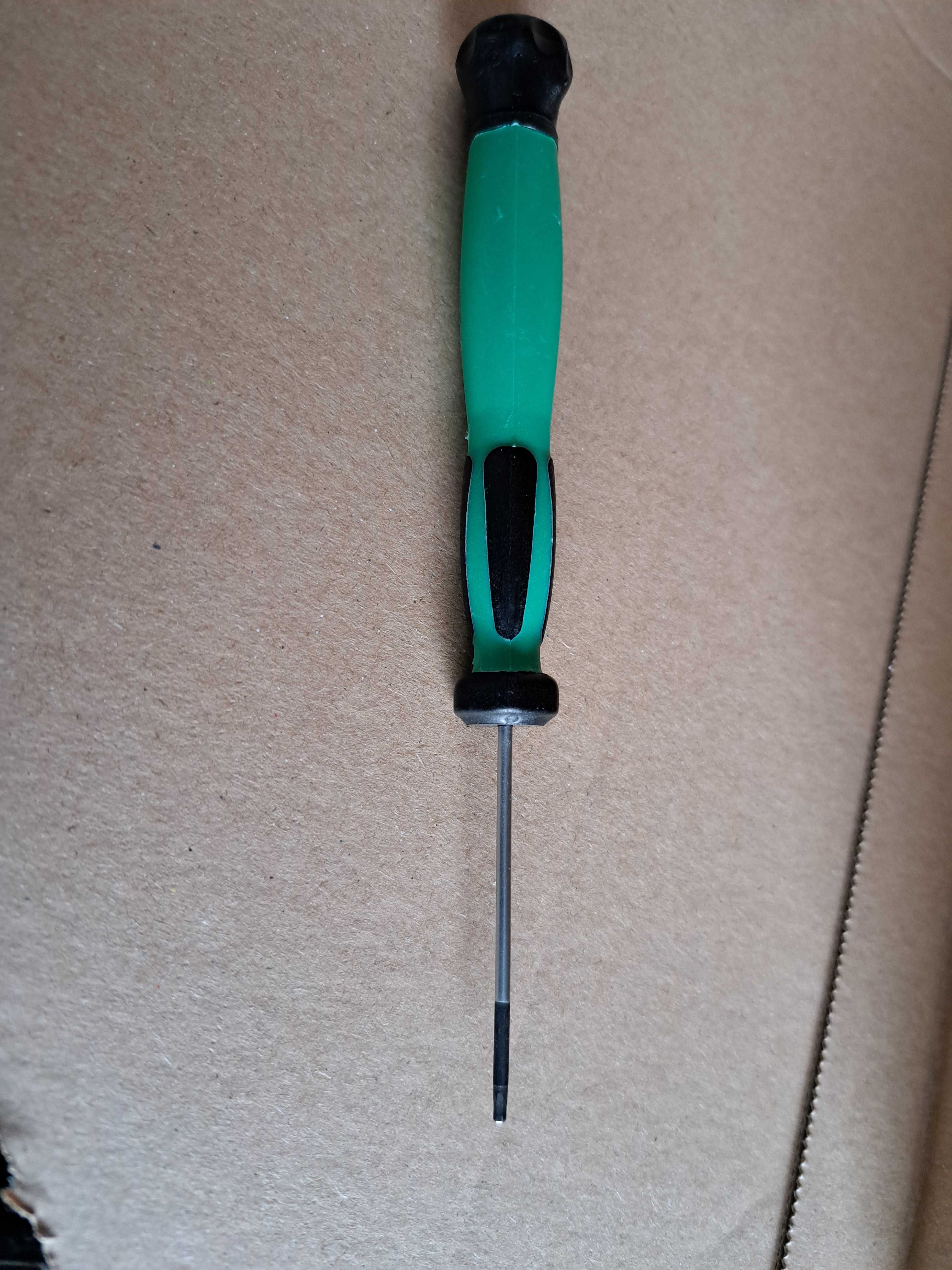 Wkrętak precyzyjny imbus 1,5 mm