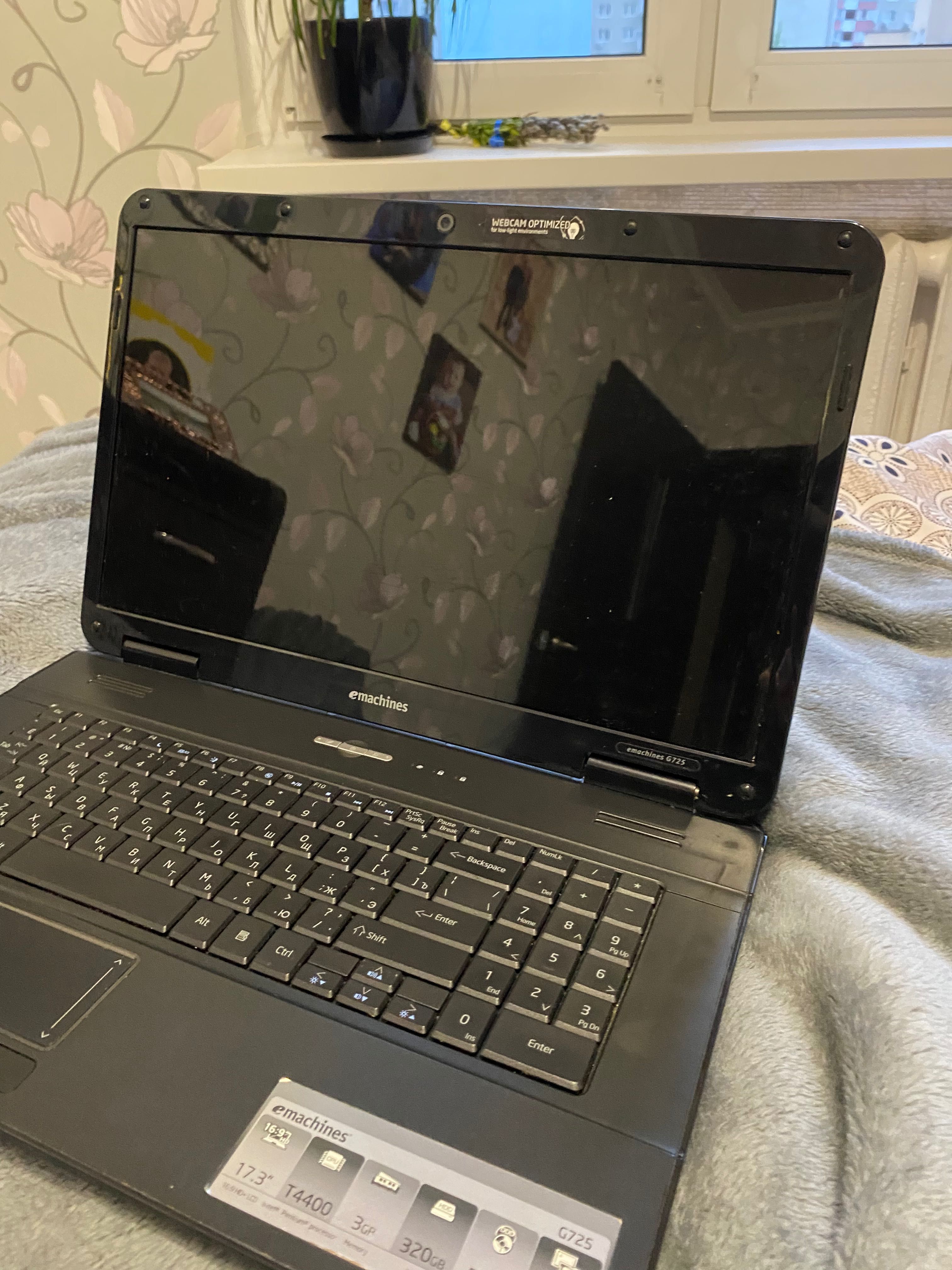 Продам ноутбук Acer Emachines G725