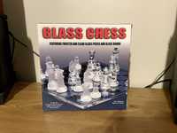 Szklane szachy do gry dla dwóch osób