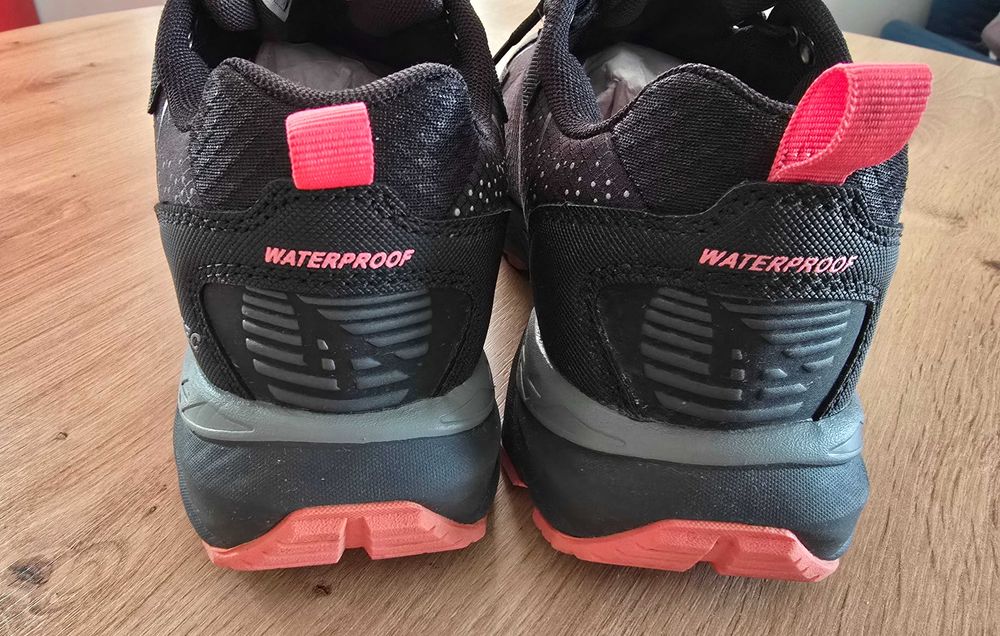 Водонепроникні жіночі кросівки Hi Tec 39 розмір