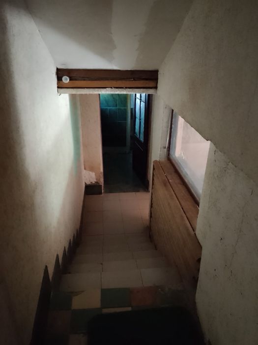 Продаж житлового будинку з великою ділянкою у центрі Куликова!