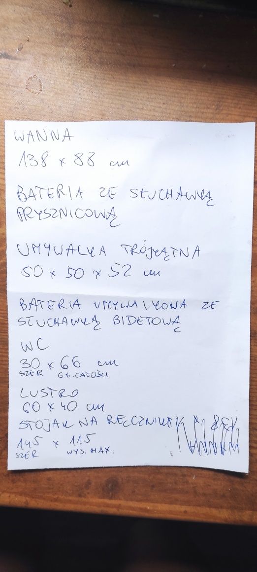 Wanna, umywalka, WC, lustro, stojak na ręczniki, baterie