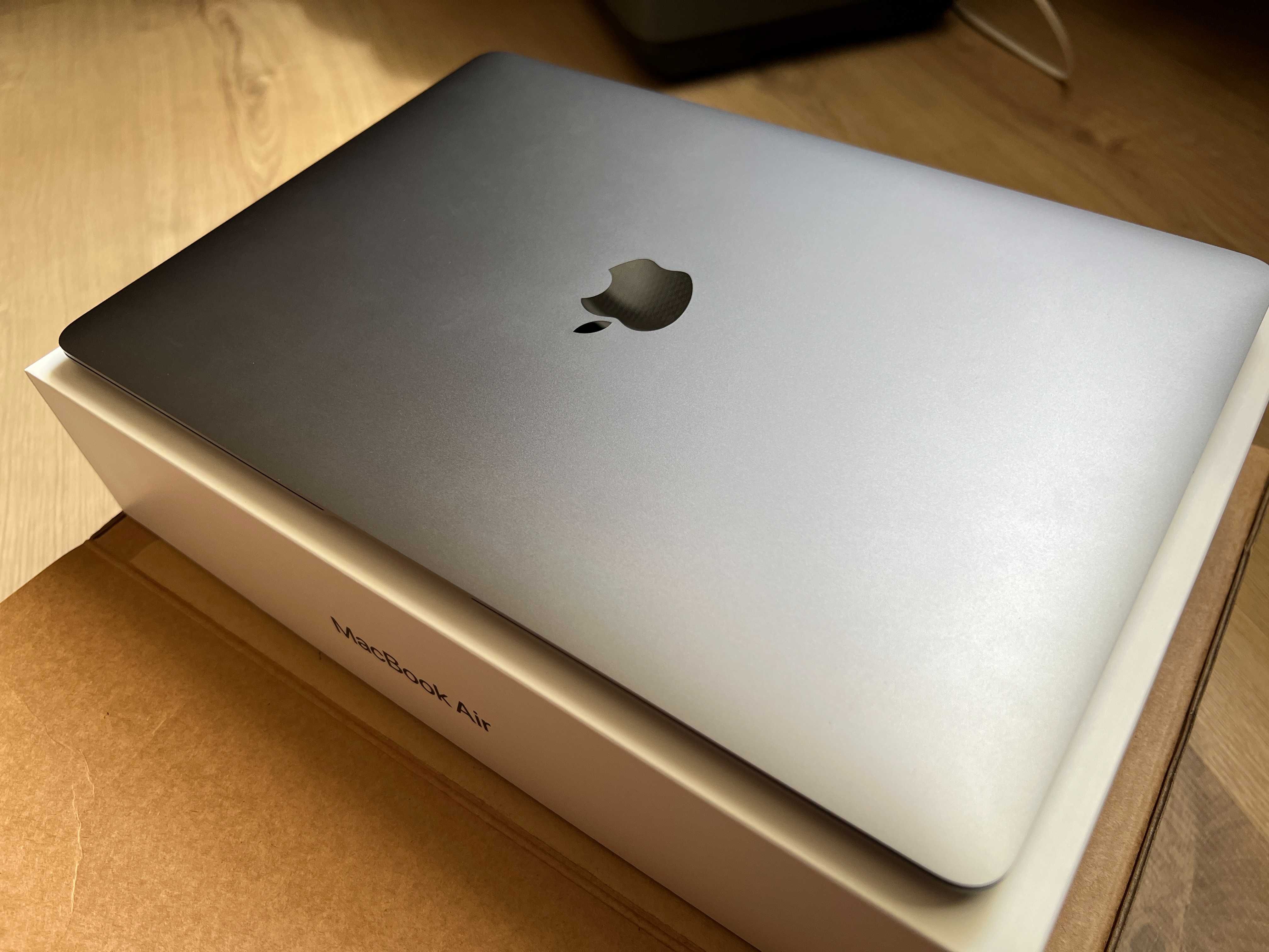 MacBook Air 13.3' M1 8/256gb 94%