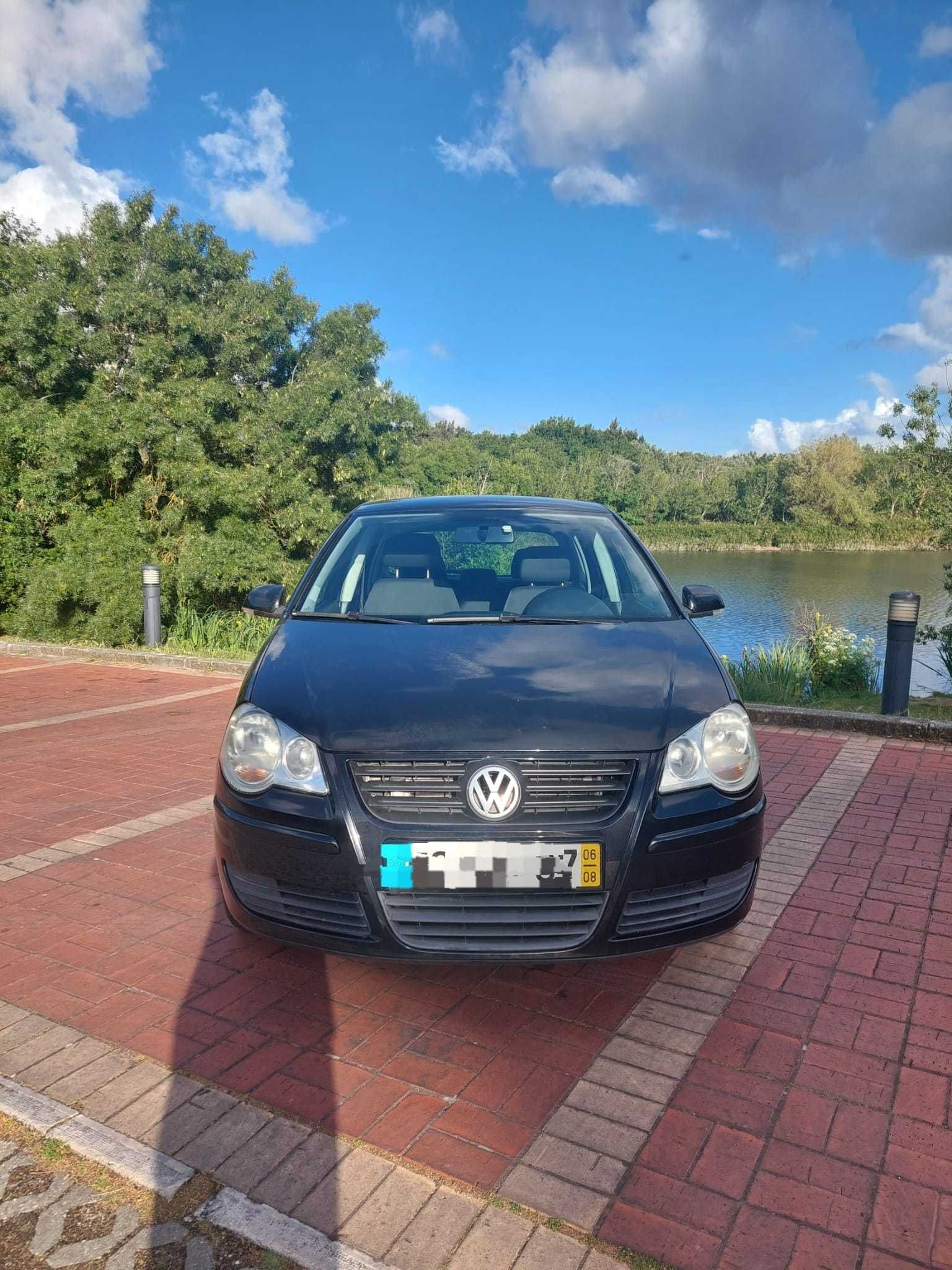 Volkswagen Polo 1,2 Confortline - EXCELENTE ESTADO
