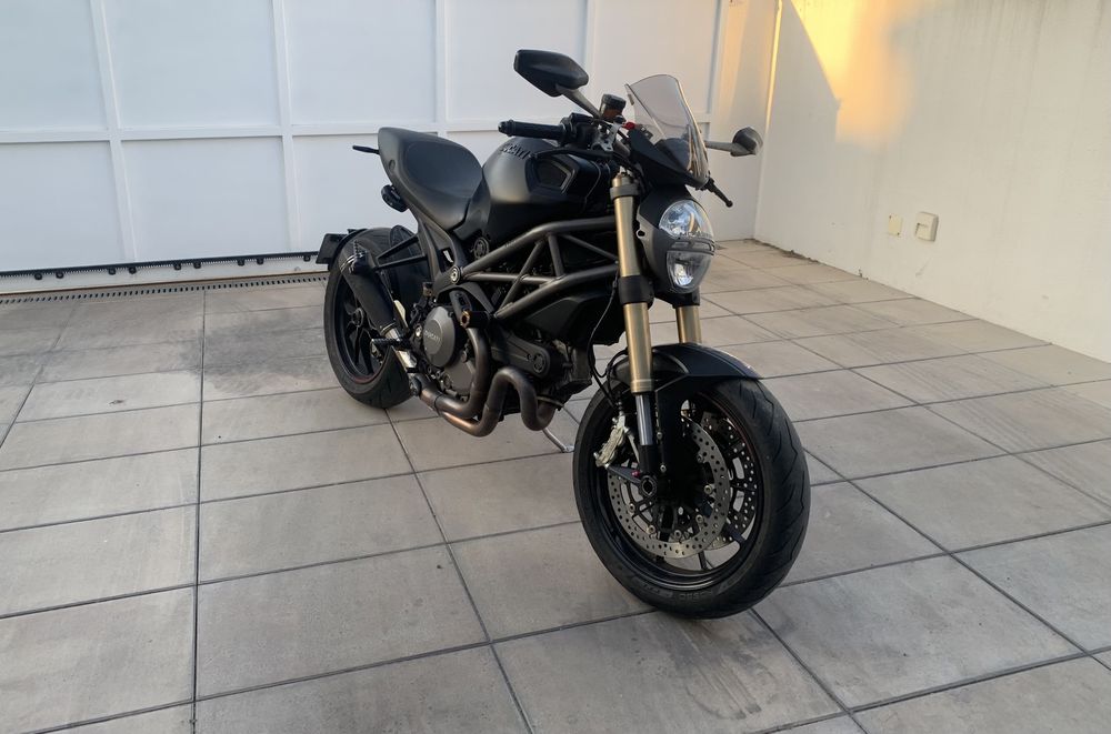 Ducati Monster 1100 EVO ABS (2012) Preto (link c/ video)