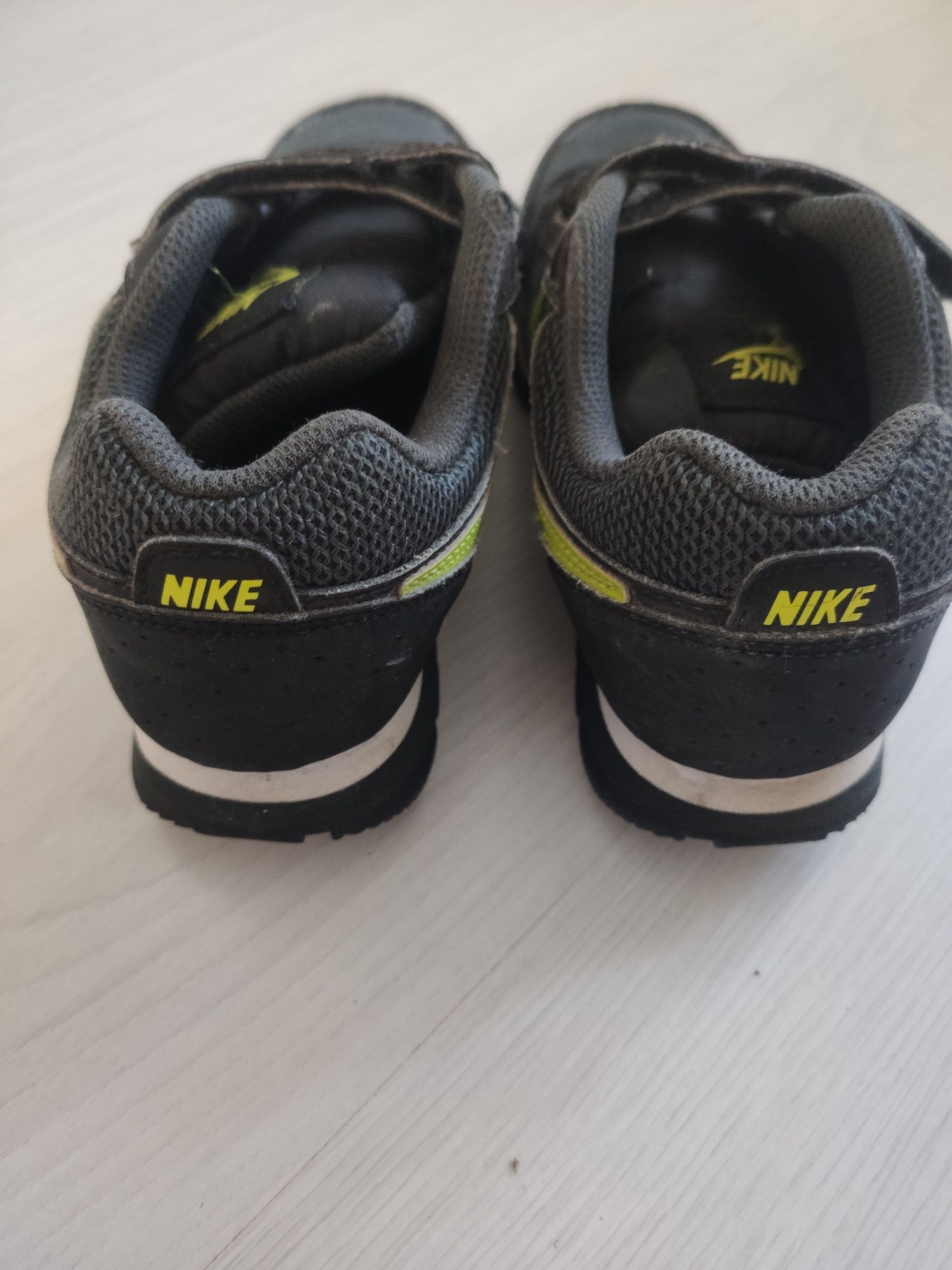 Nike 32 czarne neon adidasy na rzepy