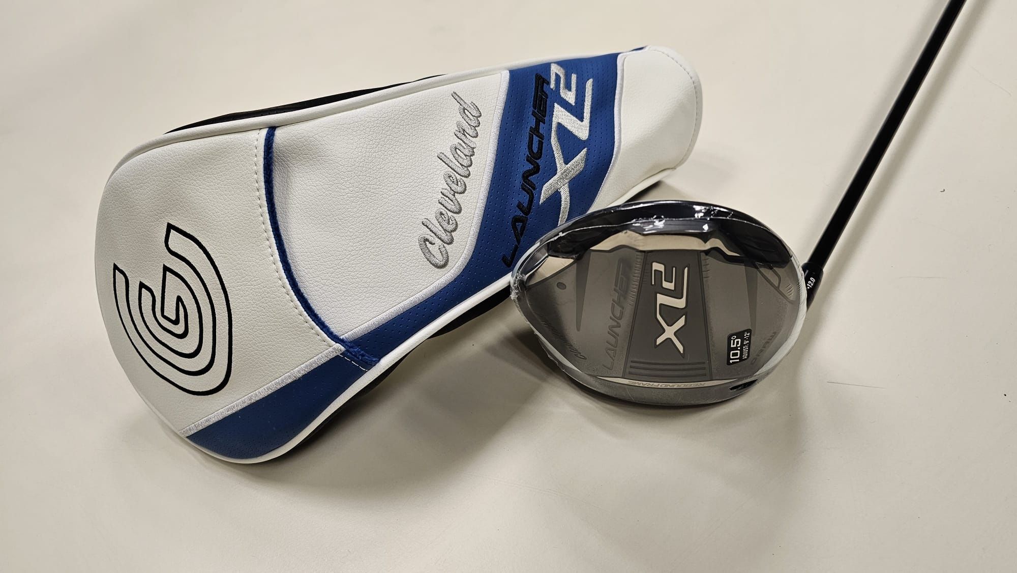 Driver de golfe esquerdino Cleveland novo