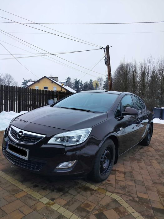 Opel Astra pierwszy właściciel niski przebieg 1,6 benz 115 km