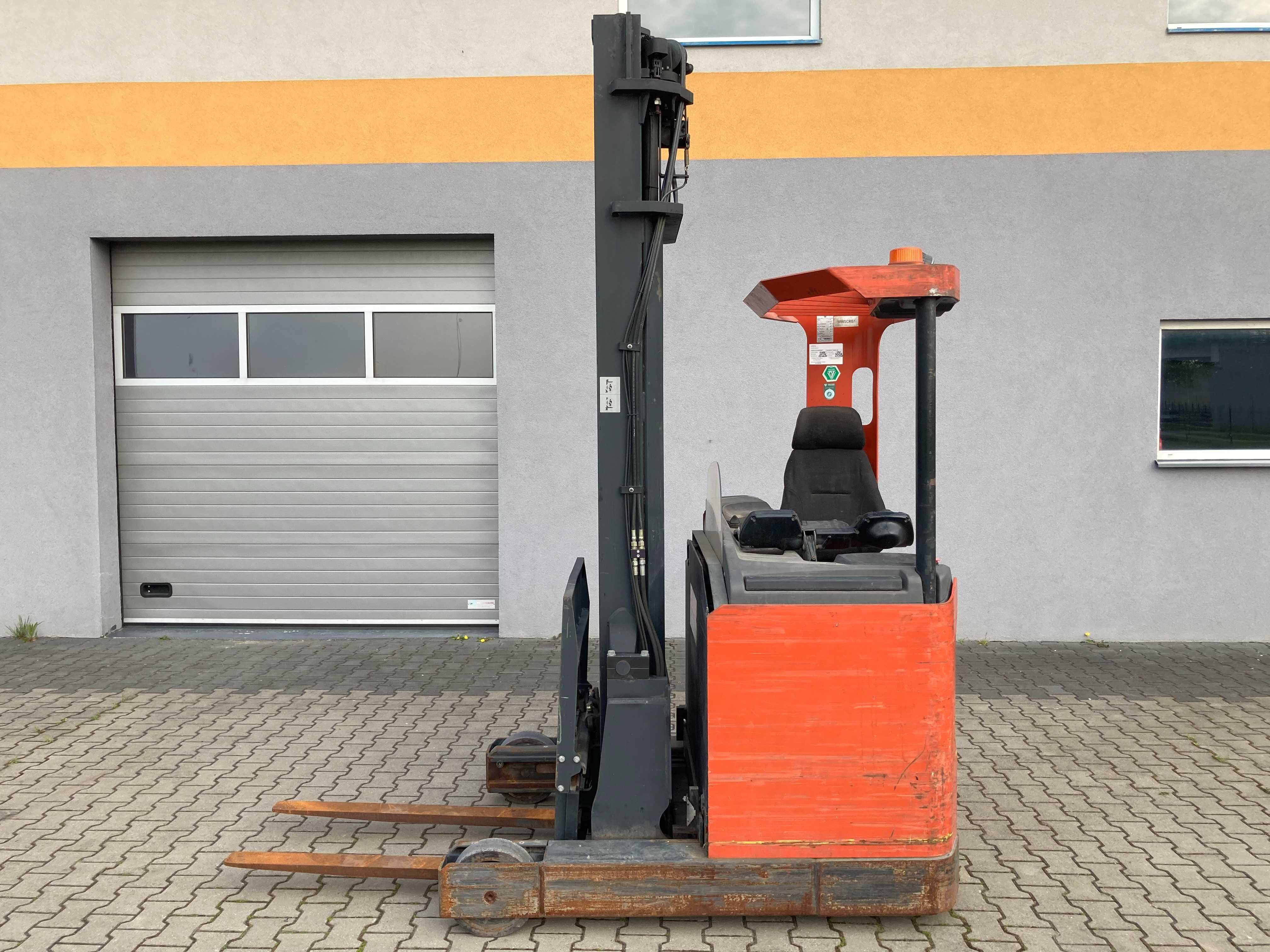 Wózek widłowy BT RRB2 reach truck boczny 7m FVAT UDT retrak